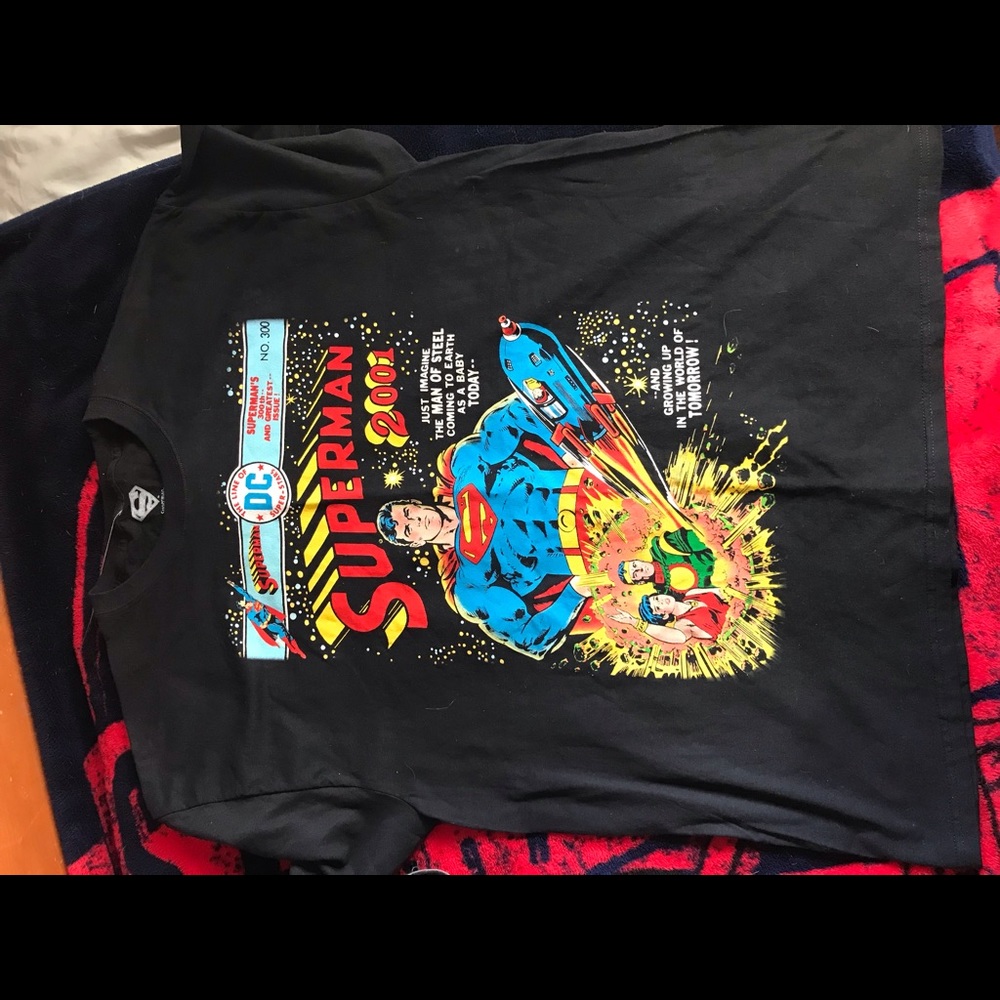 2001 Superman #300 Shirt